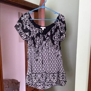 Black and White Ruffled Tie Front Blouse